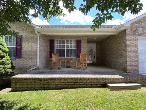 315 Lakeview Dr, Oneida, TN 37841 photo 3