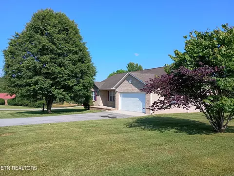315 Lakeview Dr, Oneida, TN 37841 photo 2