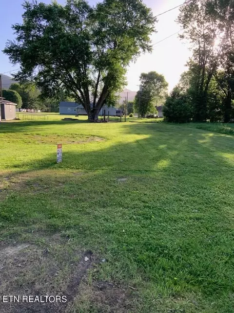 S 29th St, Middlesboro, KY 40965