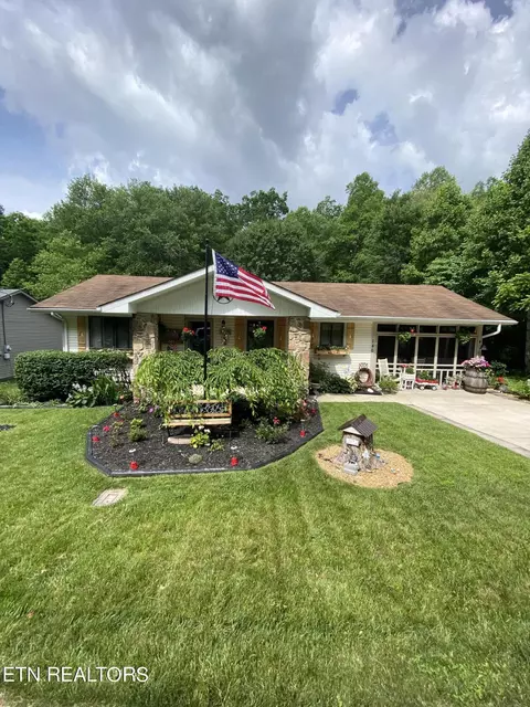 146 Jasper Dr, Crossville, TN 38558