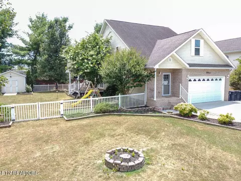 628 Lynnwood Dr, Athens, TN 37303