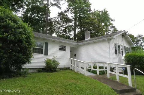 204 W Fairview Rd, Oak Ridge, TN 37830