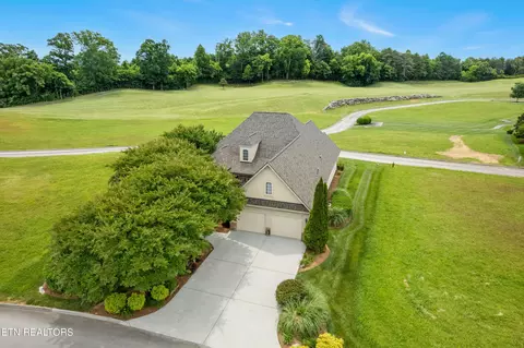 224 Goldcrest Dr, Vonore, TN 37885