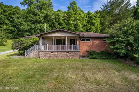 691 Oliver Springs Hwy, Clinton, TN 37716
