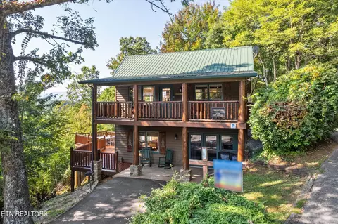2104 E View Dr, Sevierville, TN 37876