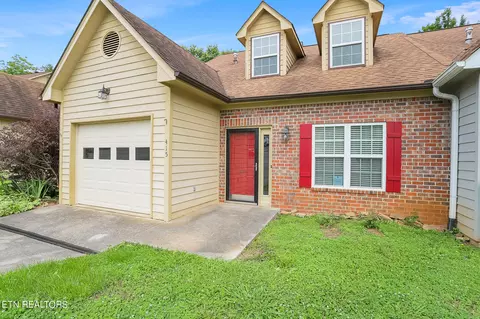 415 Bayberry Ter, Maryville, TN 37803