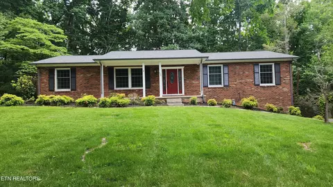 125 Windham Rd, Oak Ridge, TN 37830