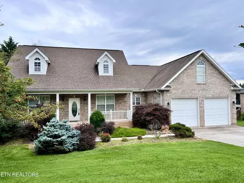 919 Oakley Glen Ln, Lenoir City, TN 37772