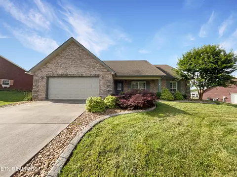 2113 Griffitts Mill Cir, Maryville, TN 37803