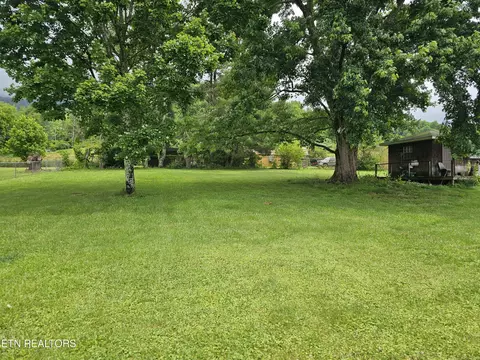 145 Boone Tabernacle Rd, Ewing, VA 24248 photo 3
