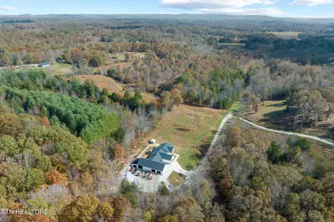 3867 River Rd, Baxter, TN 38544 photo 2