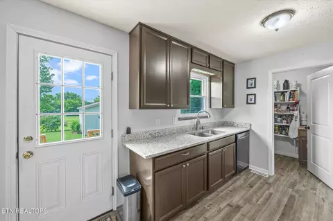 323 Circle Dr, Baxter, TN 38544 photo 8