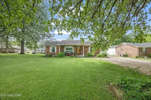 323 Circle Dr, Baxter, TN 38544