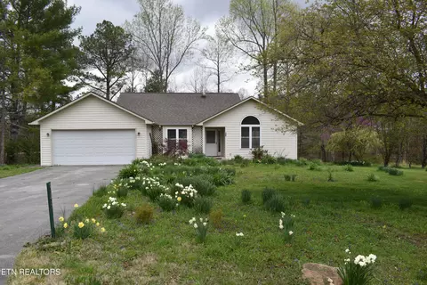 348 Yonside Dr, Sparta, TN 38583