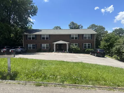 905 NW Flanders Ln, Knoxville, TN 37919