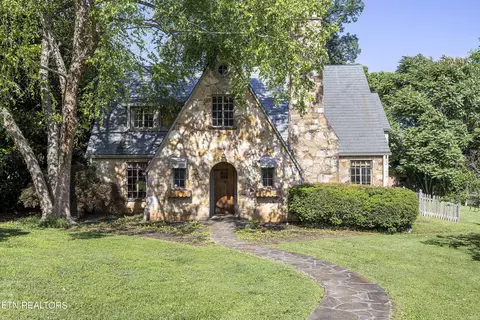 1002 E Nokomis Cir, Knoxville, TN 37919
