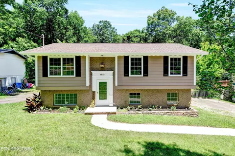 6613 NW Ellesmere Dr, Knoxville, TN 37921