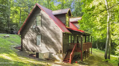 301 Bibee Ln, Caryville, TN 37714