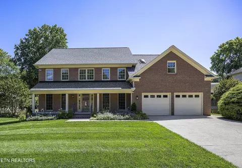 1208 Ashgrove Pl, Knoxville, TN 37919