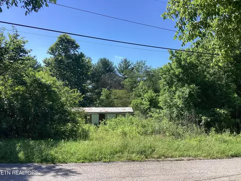 433 Sunflower Cir, Sweetwater, TN 37874