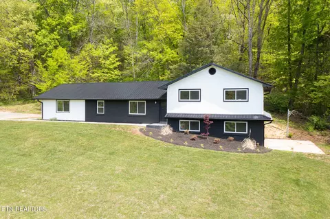 2260 Browns Mill Rd, Cookeville, TN 38506