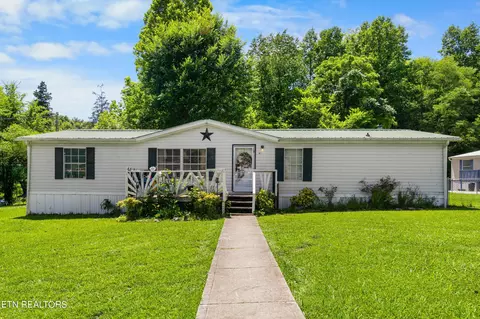327 Ridenour Ln, Jacksboro, TN 37757