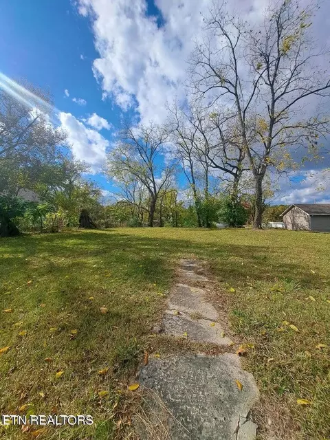 N Main St, Oneida, TN 37841 photo 3
