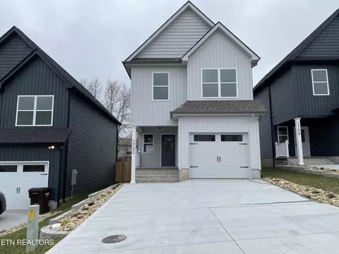 7705 Silveredge Rd, Knoxville, TN 37918