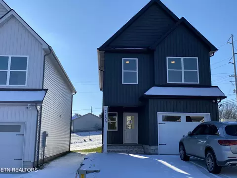 7709 Silveredge Rd, Knoxville, TN 37918