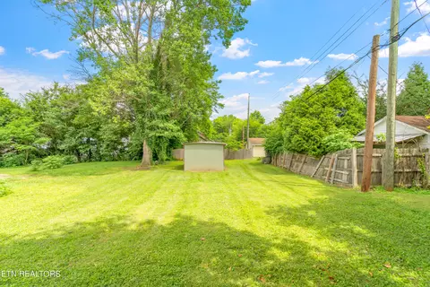 1043 Oglewood Ave, Knoxville, TN 37917