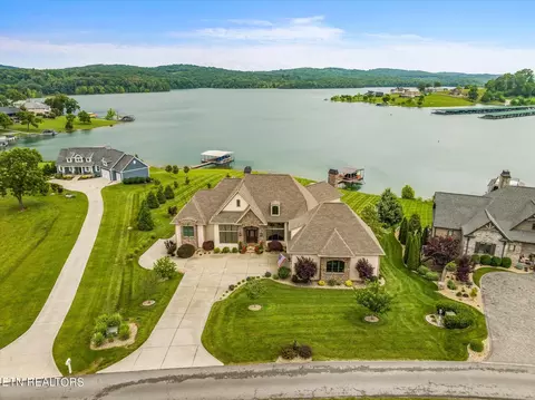 200 Shainas Pl, Sharps Chapel, TN 37866