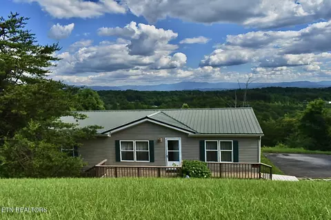 999 Ohara Dr, Dandridge, TN 37725