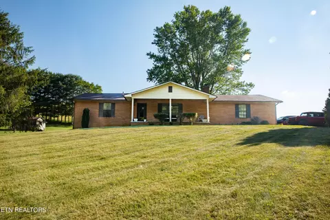 141 Dogwood Heights Dr, Tazewell, TN 37879