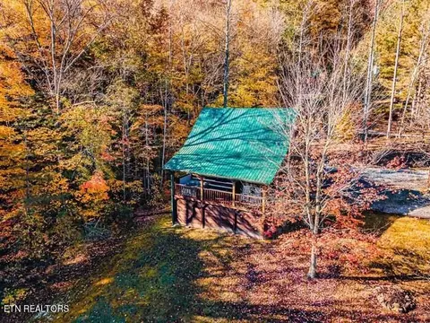 4093 Hickory Hollow Way, Sevierville, TN 37862