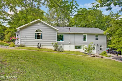 316 Walker St, Harriman, TN 37748
