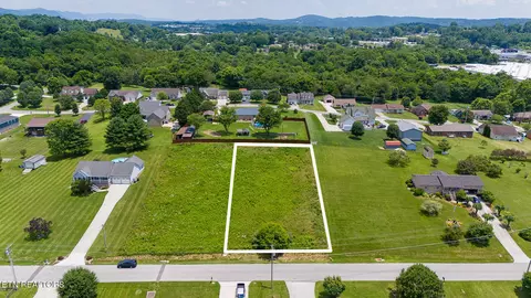 33 Mountain Perkins Lane, Jacksboro, TN 37757