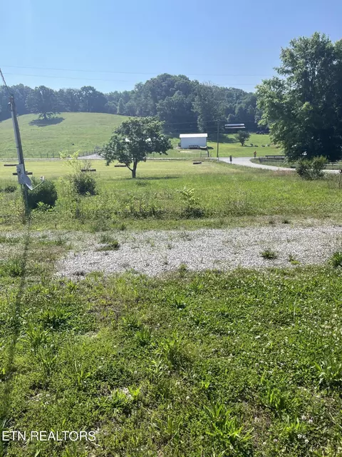 1049 Old Dutch Valley Rd, Clinton, TN 37716