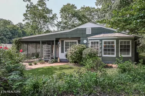 1125 Timbergrove Dr, Knoxville, TN 37919