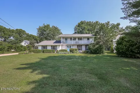 9609 W Laurens Ln, Knoxville, TN 37922