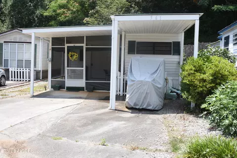 561 Flamingo Cir, Townsend, TN 37882
