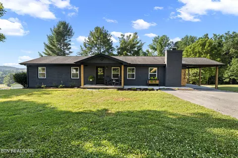 386 Mckinney Rd, La Follette, TN 37766