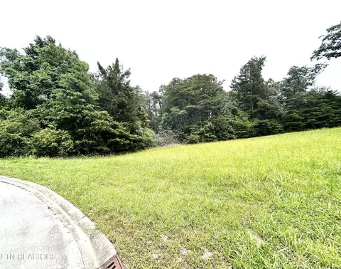 179 Red Grouse Dr, Lenoir City, TN 37772