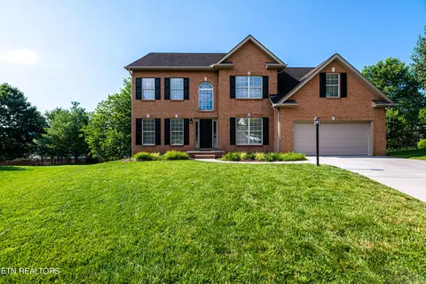 737 Baldwin Station Ln, Knoxville, TN 37922
