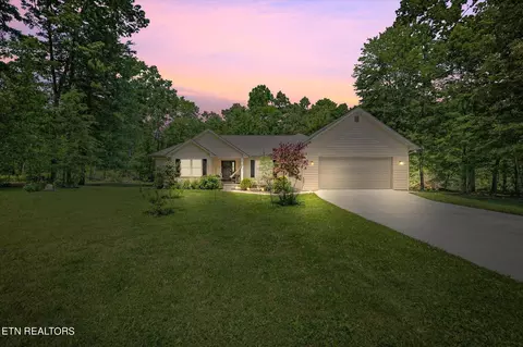 73 Mart St, Monterey, TN 38574