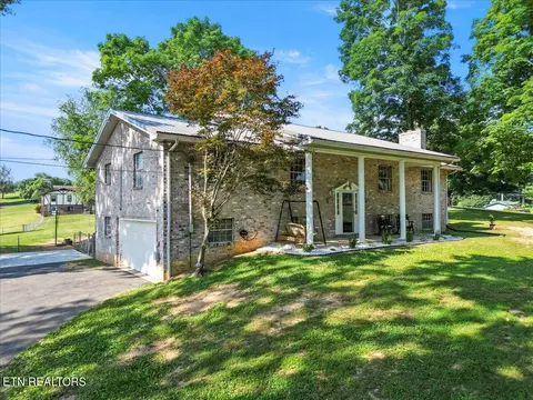 250 Circle Dr, Loudon, TN 37774