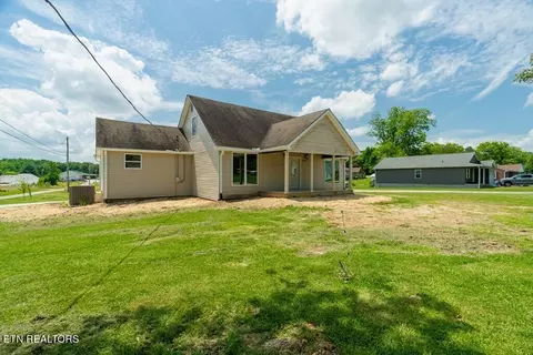 Exterior - 413 Buffalo Valley Rd, Baxter, TN 38544 photo 1 of 2