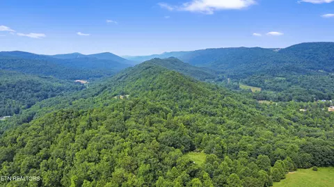 320 Taylor Ln, Pioneer, TN 37847
