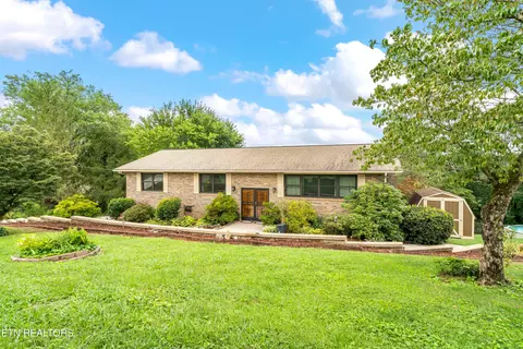 1505 Hidden Hills Dr, Clinton, TN 37716