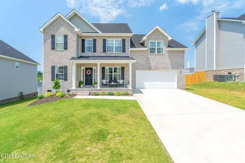 8215 Equinox Ln, Powell, TN 37849