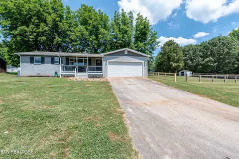 903 Panorama Dr, Maryville, TN 37801
